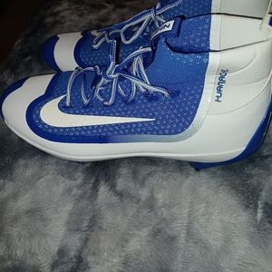 Men's baseball cleats